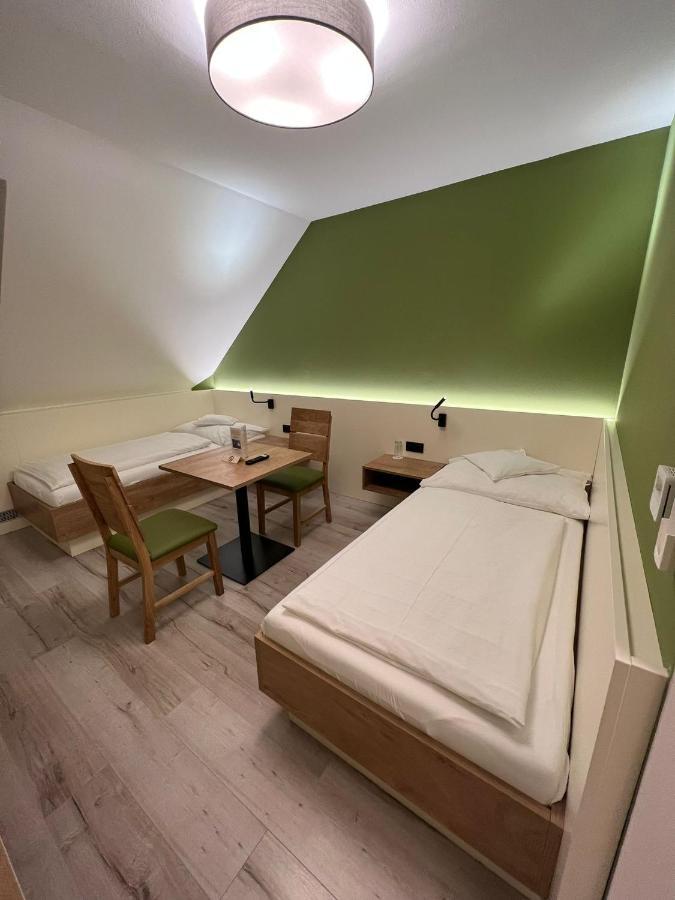 Pension Christine Grossweikersdorf Екстер'єр фото